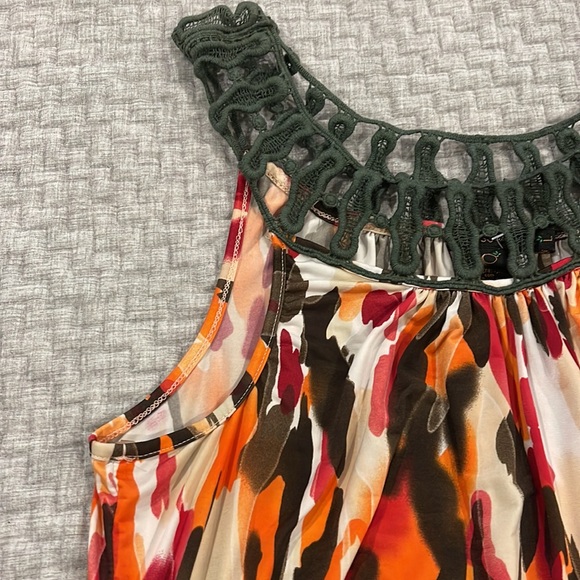 Grass Collection Pre loved Top with ruched Elastic bottom and crotchet detail. - Picture 4 of 5